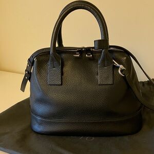 Black pebble leather bowling bag in excellent condition 
 13/8,5/6